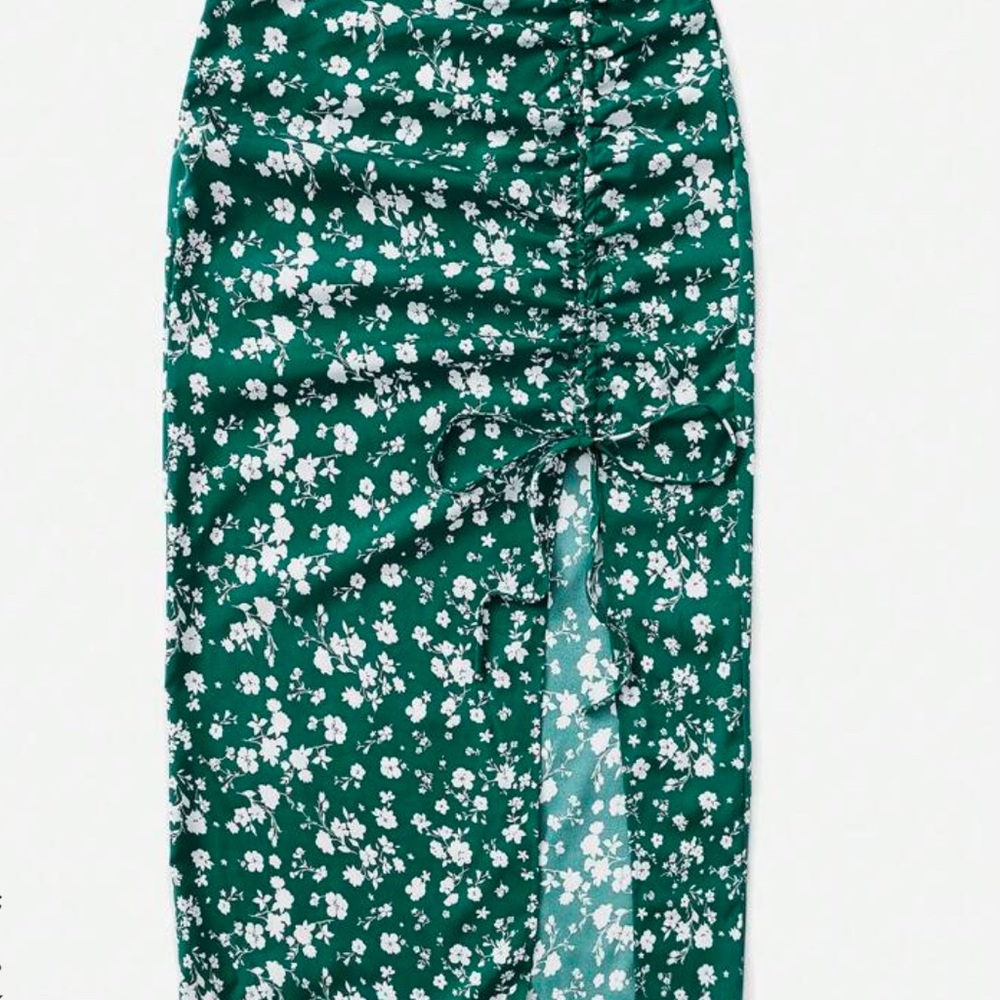 Elegant Green Floral Skirt with Tie